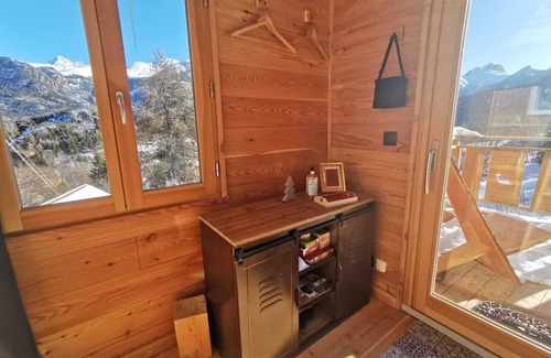 Le Lauzet-Ubaye Cabin | Experience Nature at Domaine de l'Esperluette Cabane