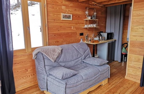 Le Lauzet-Ubaye Cabin | Experience Nature at Domaine de l'Esperluette Cabane