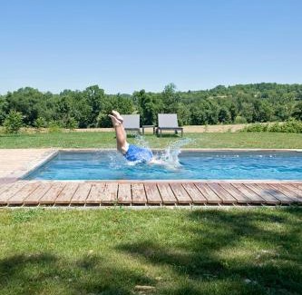 Montdoumerc Bed & Breakfast | Experience Domaine de L'Isle Basse: Rated 9.5/10 with Ocean Views
