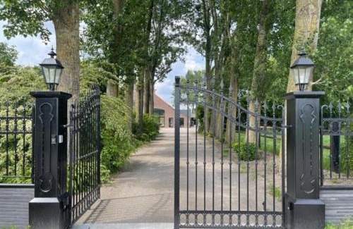 Zuid-Beijerland House | Discover Domaine de la Bergerie: Top-Rated & Family-Friendly