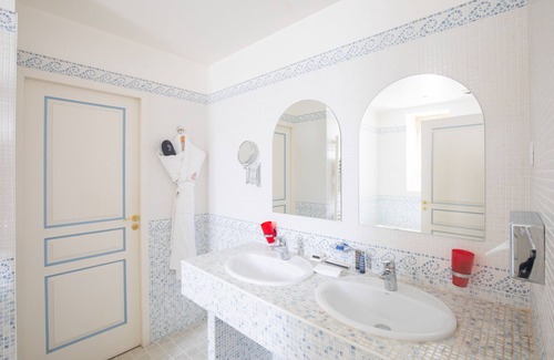 Missillac Hotel | Elegant Domaine De La Bretesche: Spa, Pool & 9.2/10 Ratings