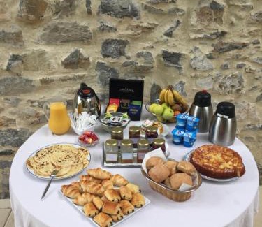 Sumene Bed & Breakfast | Discover Domaine de la Carrière: Oceanfront Bliss Awaits