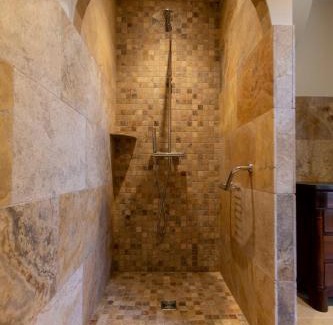 Lorgues Bed & Breakfast | Discover Domaine De La Chapelle: Oceanfront Retreat Awaits