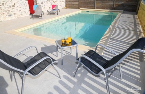 Le Boupere Bed & Breakfast | Relax at Domaine de La Courillère: Pool, Spa & Family Fun