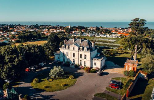 La Bernerie-en-Retz Hotel | Experience Domaine de La Gressière with Oceanfront Pool