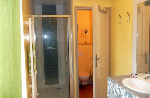 Mandeville-en-Bessin Bed & Breakfast | Family-Friendly Stay at Domaine De La Cour Vautier