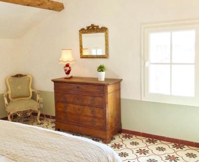 Pernes-les-Fontaines Bed & Breakfast | Relax at Domaine de La Brave: 4-Star Oceanfront Retreat