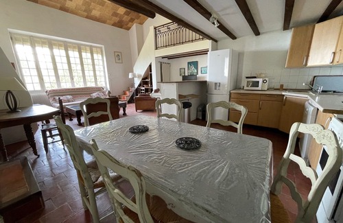 Saumane-de-Vaucluse Cottage | Discover Domaine de la Gaille: Family-Friendly Retreat with Pool