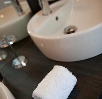 Beaulieu-sur-Layon House | Oceanfront Retreat at Domaine de la Soucherie - 9.3/10 Rating