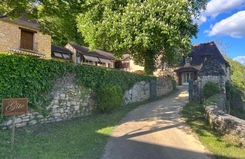 Montignac House | Discover Domaine de la Source: Family-Friendly Retreat