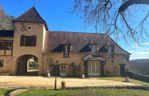 Montignac House | Discover Domaine de la Source: Family-Friendly Retreat