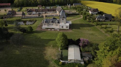 Lunay House | Idyllic Domaine de la Vaudouriere with Oceanfront Pool