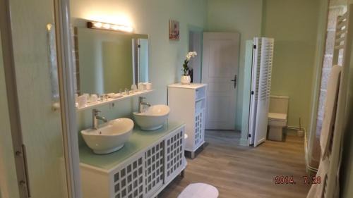 Saint-Geniez-o-Merle Bed & Breakfast | Unforgettable Stays at Domaine de Nalou with Ocean Views
