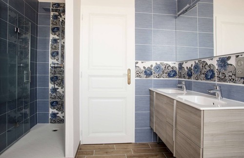 Sanilhac Bed & Breakfast | Guest Rated 10/10: Domaine De Pouzelande B&B with Spa & Pool