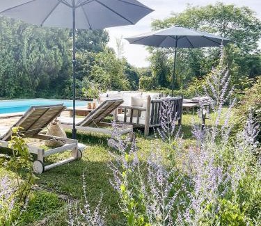 Tourtoirac Bed & Breakfast | Unmatched Stay at Domaine de Pragelier with Oceanfront Pool