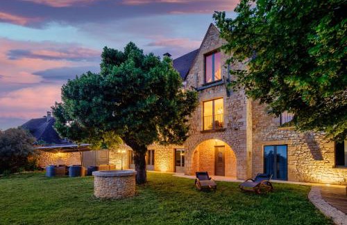 Sarlat-la-Caneda House | Oceanfront Retreat at Domaine de Ravat - Rated 9.8/10
