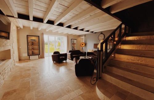 Prisse-la-Charriere House | Gite de Saint Florent: Poolside Relaxation & Spa Retreat