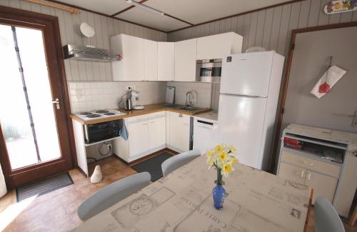 Portiragnes-Plage Villa | Cozy Villa Near the Beach with Pool and Pet-Friendly Amenities