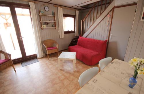 Portiragnes-Plage Villa | Cozy Villa Near the Beach with Pool and Pet-Friendly Amenities