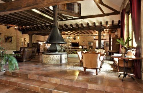 Vareilles Hotel | Relax at Domaine de Vareilles with Oceanfront Amenities