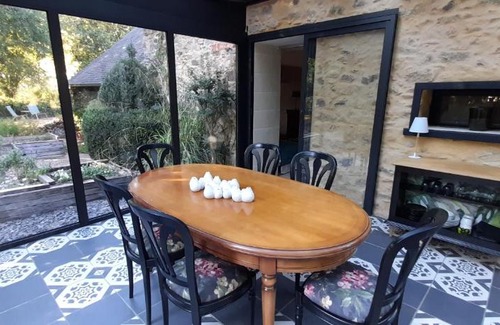 Saint-Sauveur-de-Flee House | Explore Domaine de Vaufleury - Perfect for Families & Pets