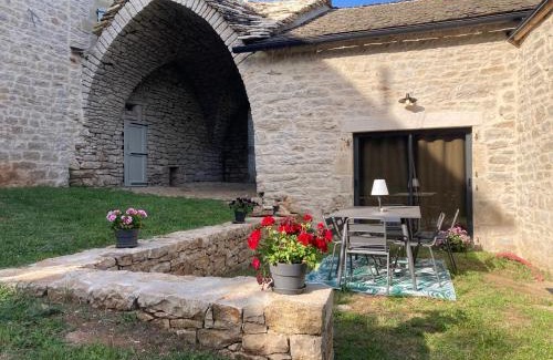 Banassac House | Domaine de Verteilhac Le Jardin de Clémence, 6 personnes piscine chauffée