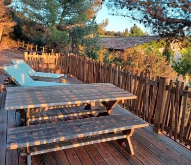Jouques House | Relaxing Stay at Domaine de Villemus with Ocean Views