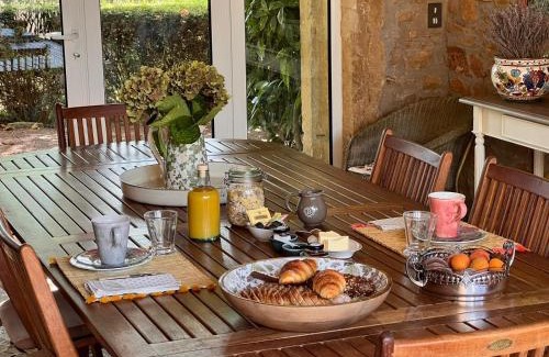 Denice Bed & Breakfast | DOMAINE DES FRANCHISES - Beaujolais Village - Charme et authenticité au cœur des Pierres dorées