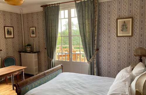Cisai-Saint-Aubin Bed & Breakfast | Guest Rated 10/10 at Domaine des Thomins with Family Amenities
