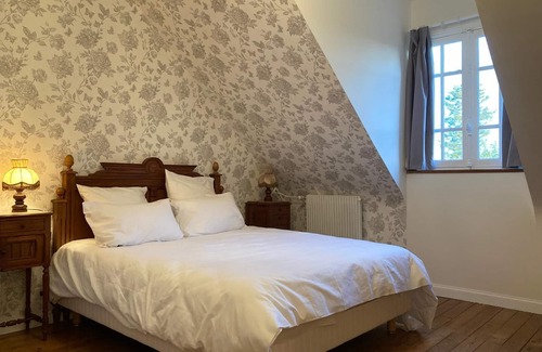Cisai-Saint-Aubin Bed & Breakfast | Guest Rated 10/10 at Domaine des Thomins with Family Amenities