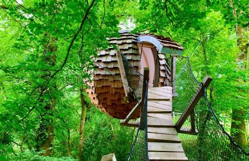 La Baconniere Bed & Breakfast | Exceptional Stay at Domaine des Vaulx with Family-Friendly Amenities