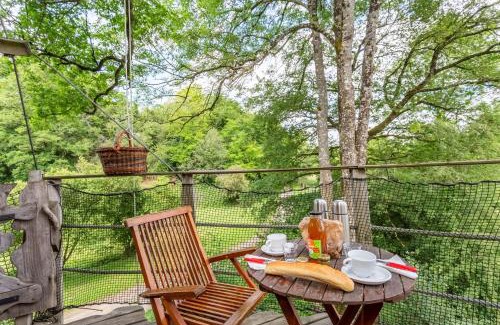 La Baconniere Bed & Breakfast | Exceptional Stay at Domaine des Vaulx with Family-Friendly Amenities