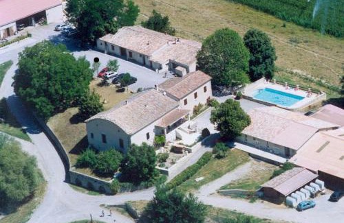 Forcalquier House | Idyllic Domaine du Bas Chalus: Pet-Friendly with Ocean Views