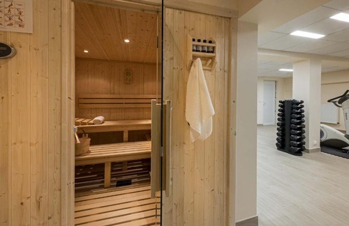 Germigny-l'Eveque Bed & Breakfast | Relax at Domaine du Bois des Anges: Oceanfront Escape Awaits