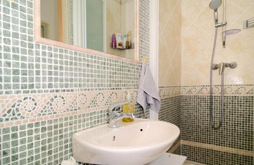 Aix-en-Provence Bed & Breakfast | Family-Friendly Getaway at Domaine du Castel - 8.9 Rating