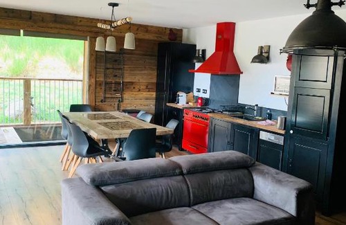 Pont-de-Montvert-Sud-Mont-Lozere Ski Chalet | Relax at Domaine du Cerf: Family-Friendly with Pool
