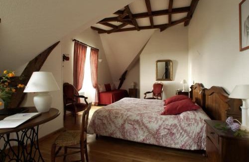 Rocamadour House | Domaine du Château la Rhue grand espace piscine