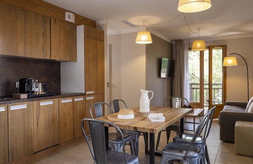 Lege-Cap-Ferret House | Relax at Domaine du Ferret Restaurant & Spa with Ocean Views