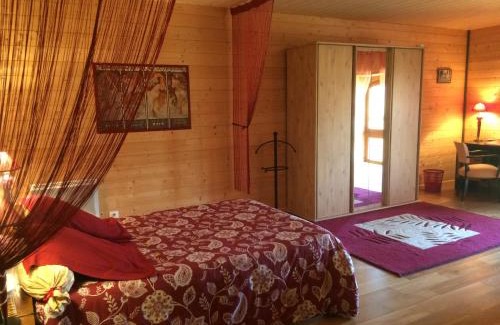 Montgaillard-de-Salies Bed & Breakfast | Tranquil Retreat at Domaine du Val de Soux with Ocean Views