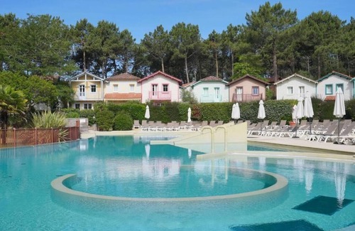 Lacanau-Ocean House | Family-Friendly Domaine du Golf with Heated Pool Retreat