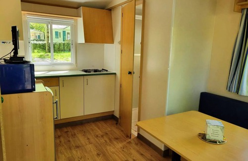 Prayssas House | Cozy Mobile Home at Camping Domaine du Lac de Néguenou