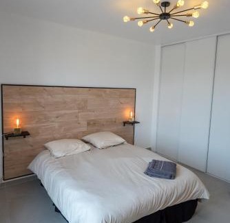 Le Cres House | Discover Domaine du Mas du Pont: Pool, Hot Tub & Breakfast