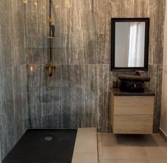 Le Cres House | Discover Domaine du Mas du Pont: Pool, Hot Tub & Breakfast