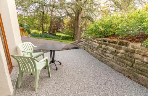 Ambilly Bed & Breakfast | Family-Friendly Retreat at Domaine du Pressoir - 9.8/10 Rated