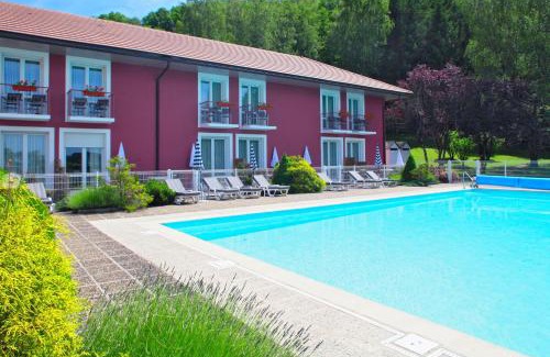 Passenans Hotel | Discover Domaine du Revermont - Pet-Friendly Retreat with Ocean Views