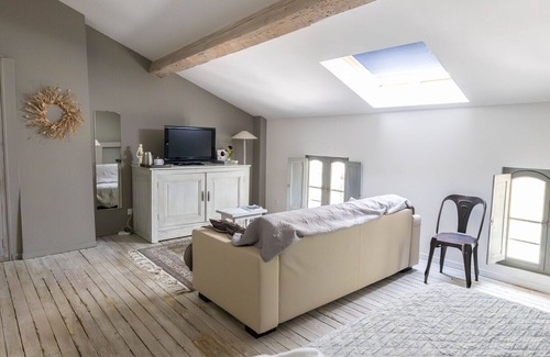 Saint-Genis House | Elegant Domaine Castell de Blés: Guest Rated 9.8 with Pool & Spa