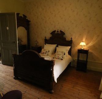 Montmoreau-Saint-Cybard Bed & Breakfast | Oceanfront Escape at Domaine de Champ Rose - Rated 9.3/10