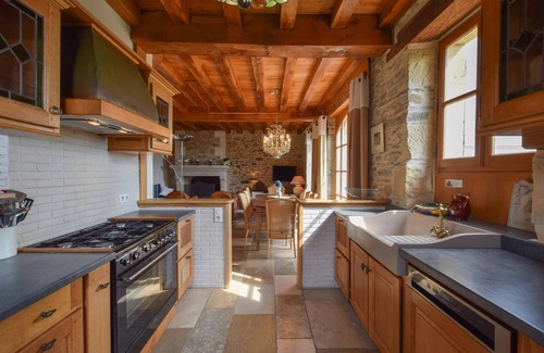 Saint-Medard-d'Excideuil RV Rental | Discover Domaine d'Essendiéras: Family-Friendly Retreat