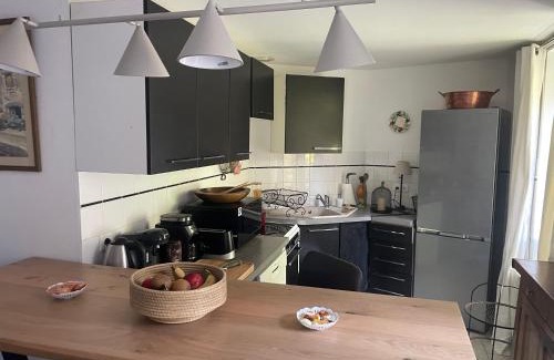 Sainte-Genevieve-les-Gasny House | Tranquil Villa Classée Perret - Ideal for Family Retreats