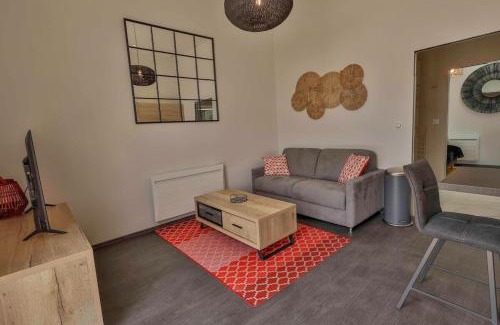Robins Bay Apartment | Guest Rated 10/10: Domaine Grand Piquecaillou Apartment